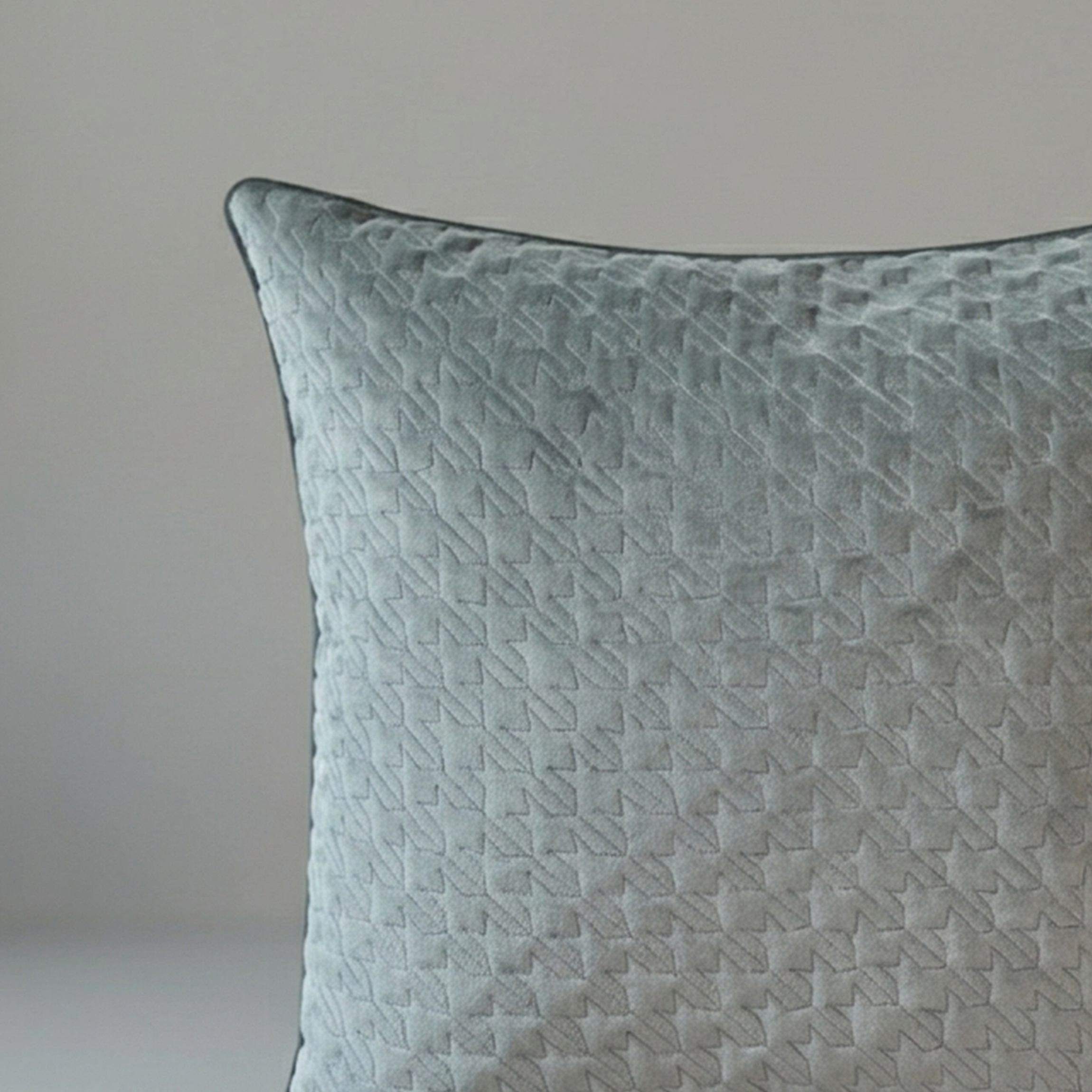 Houndstooth (Koala Grey)
