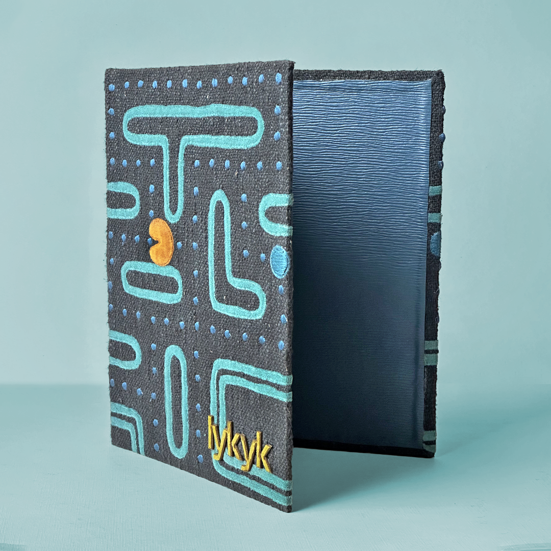 PACMAN FILE HOLDER