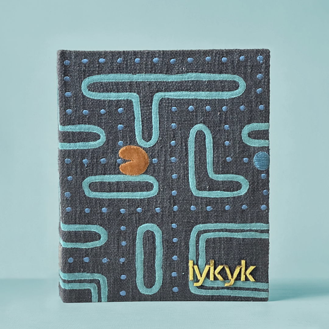 PACMAN FILE HOLDER