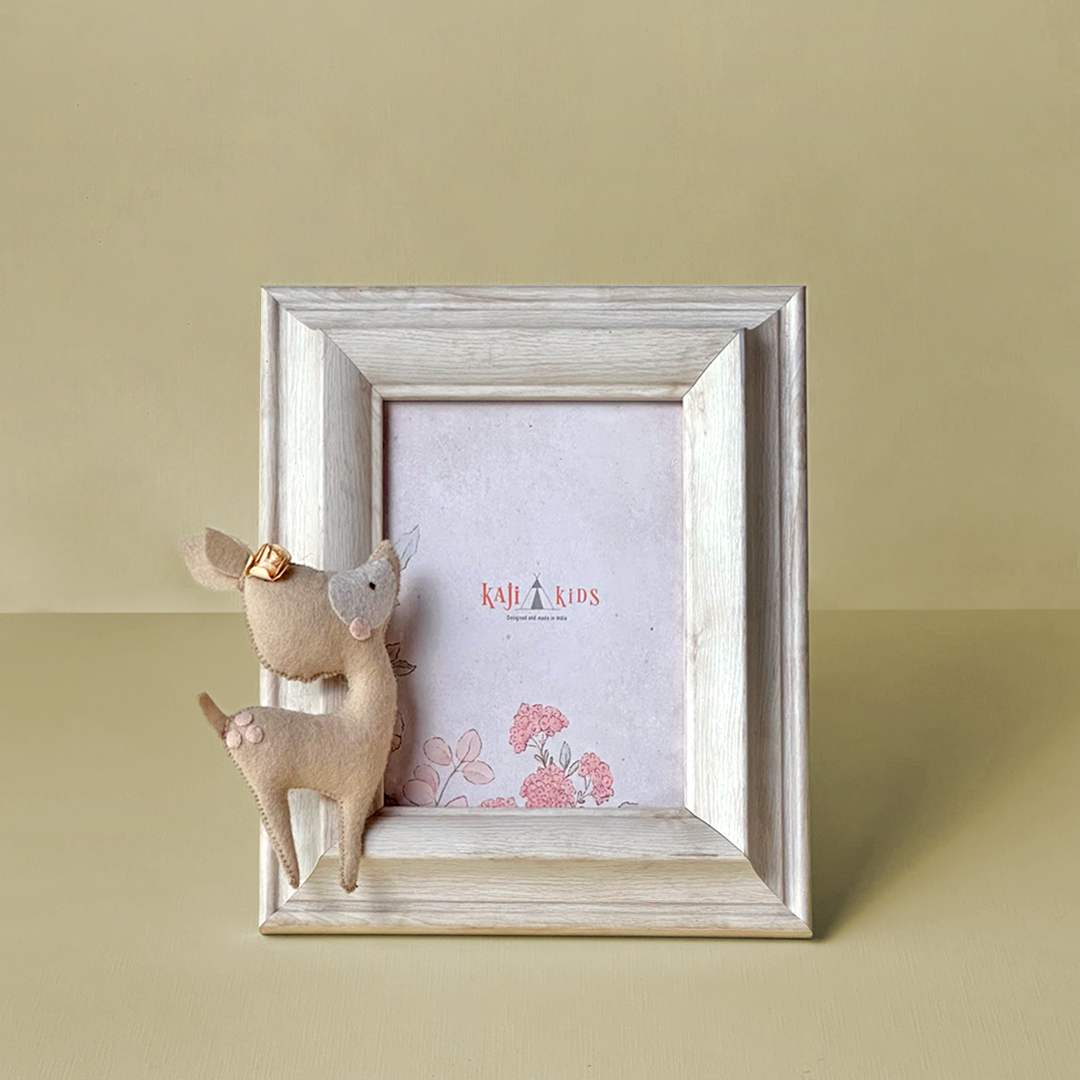 Lil Reindeer on a frame