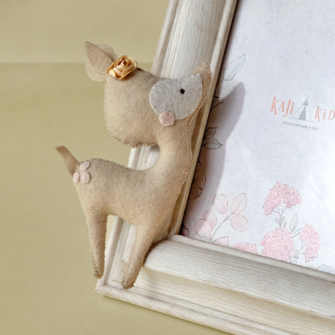 Lil Reindeer on a frame