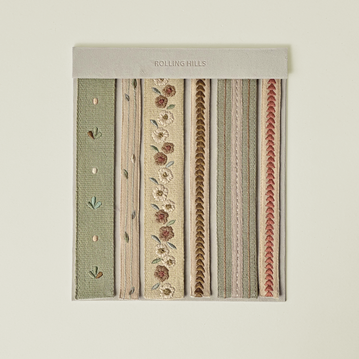 Slender Leaf-Embroidered Ribbon Trim