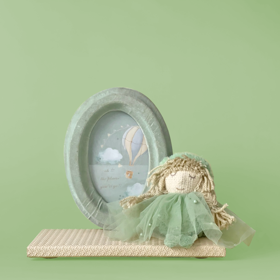 Mint Dreams Photo Frame & Doll Set