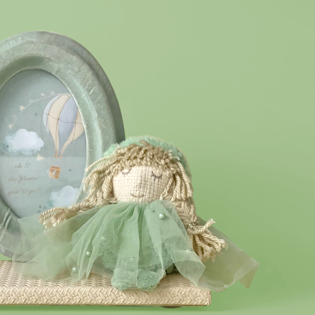 Mint Dreams Photo Frame & Doll Set