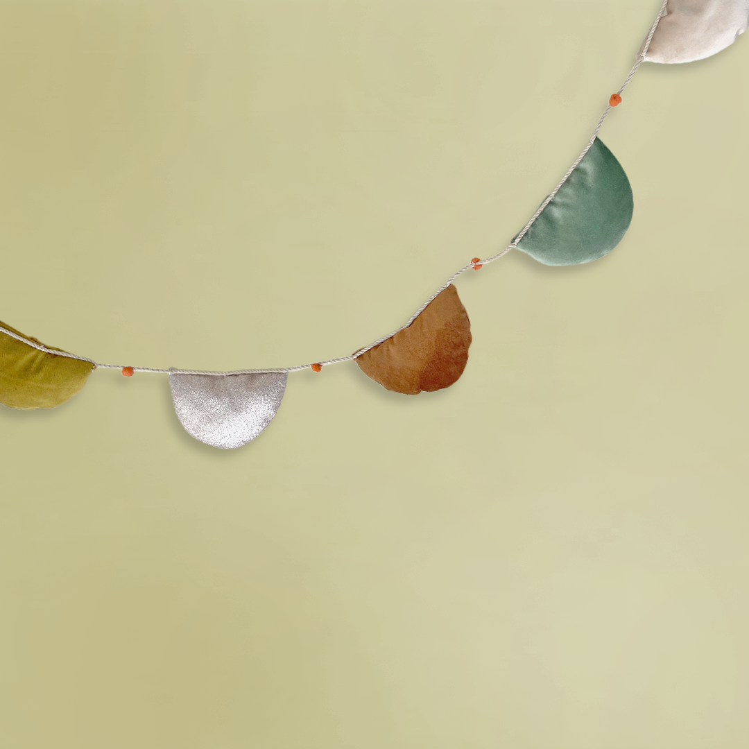 Petit Garden Bunting