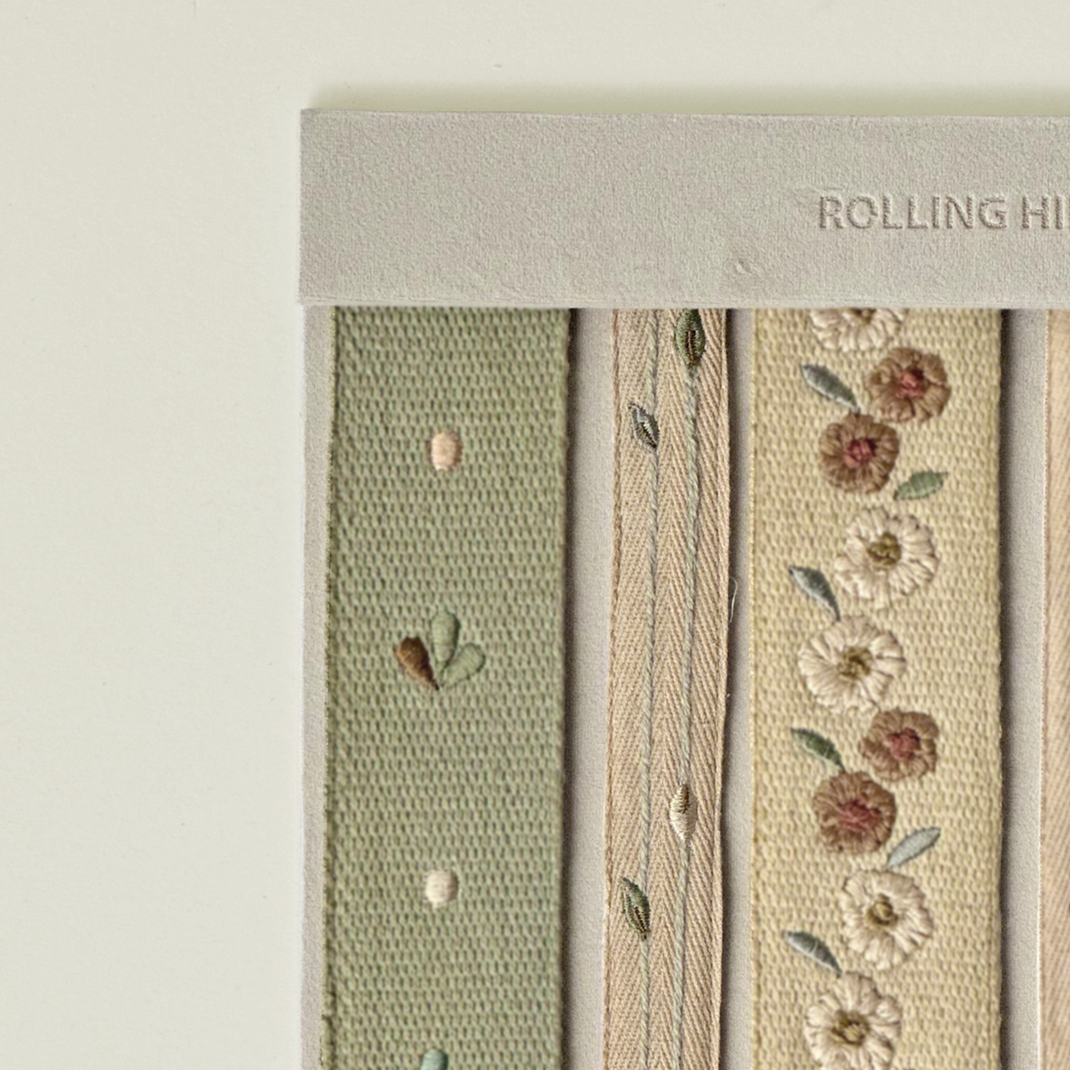 Slender Leaf-Embroidered Ribbon Trim